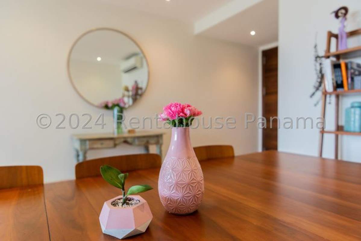 Italian Scavolini kitchen cabinets marble floor PH Green View Santa Maria rental apartment Panama