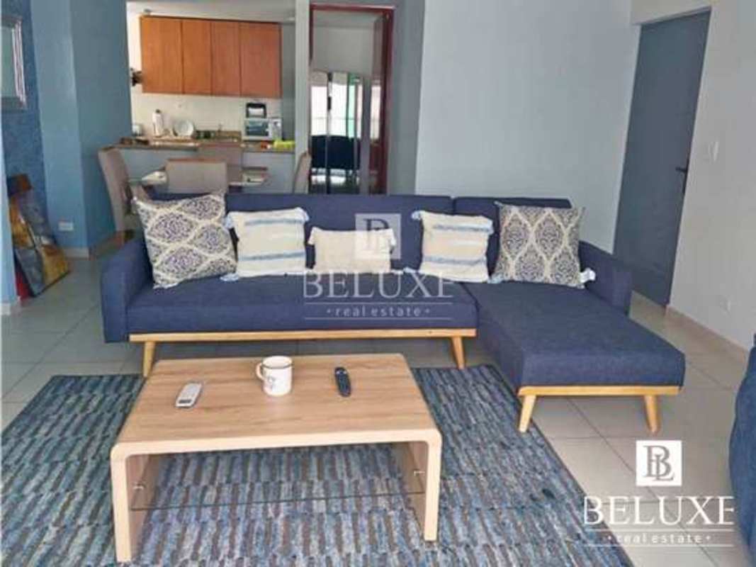 Bedroom with large window and city views PH Terramar San Francisco Panama