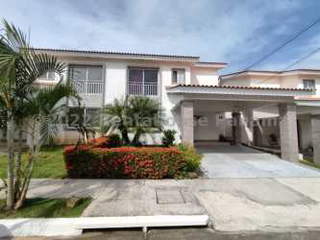 House for Sale in Puerto Caimito - 3 bedrooms