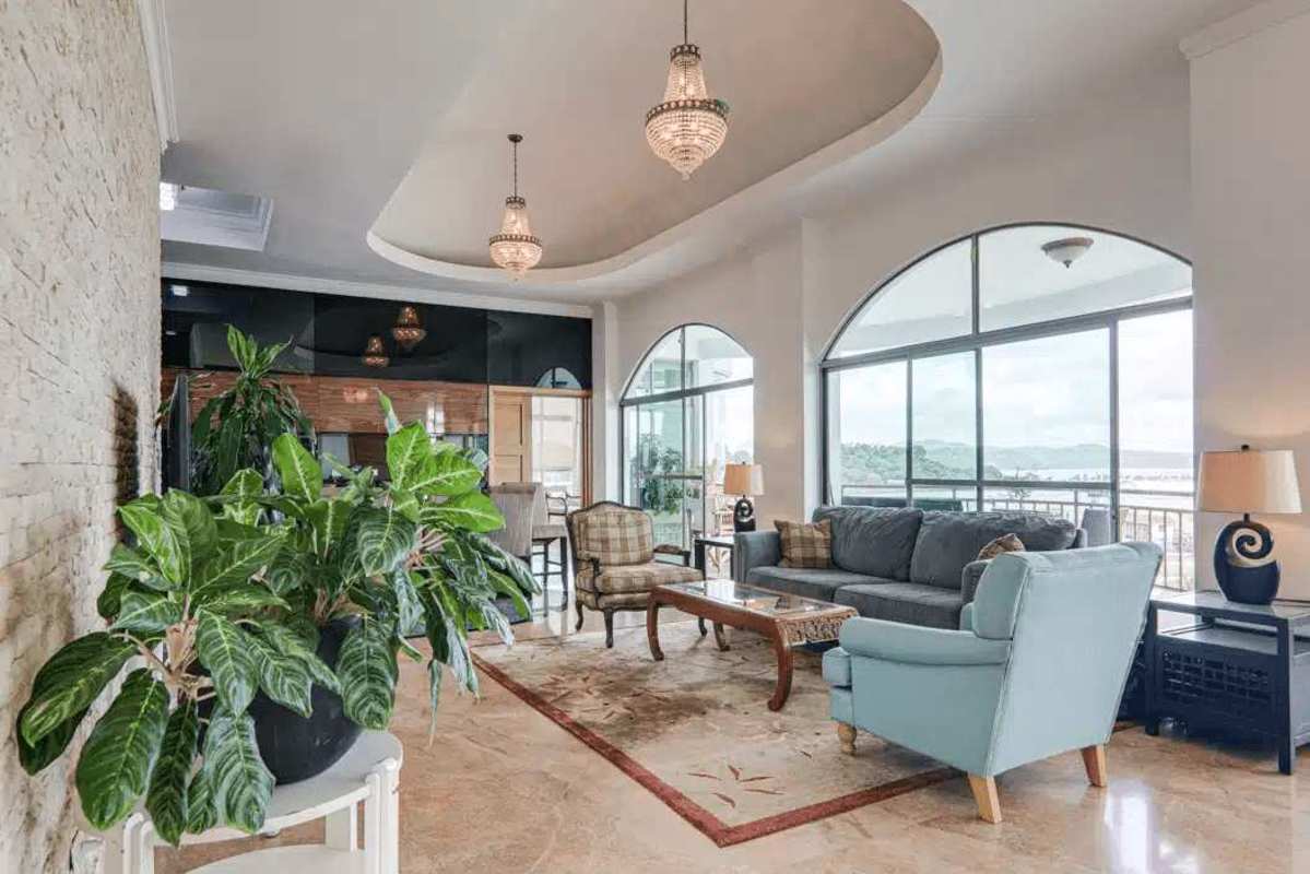 Luxury Penthouse in Amador with Bay & Skyline Views