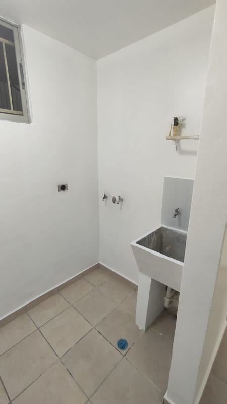 Secondary bedroom with window closet tile floors in Hato Pintado PH Altos de la Colina