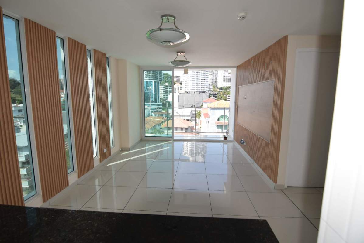 Bedroom with closet big windows air conditioning PH Bela Vita Bella Vista Panama