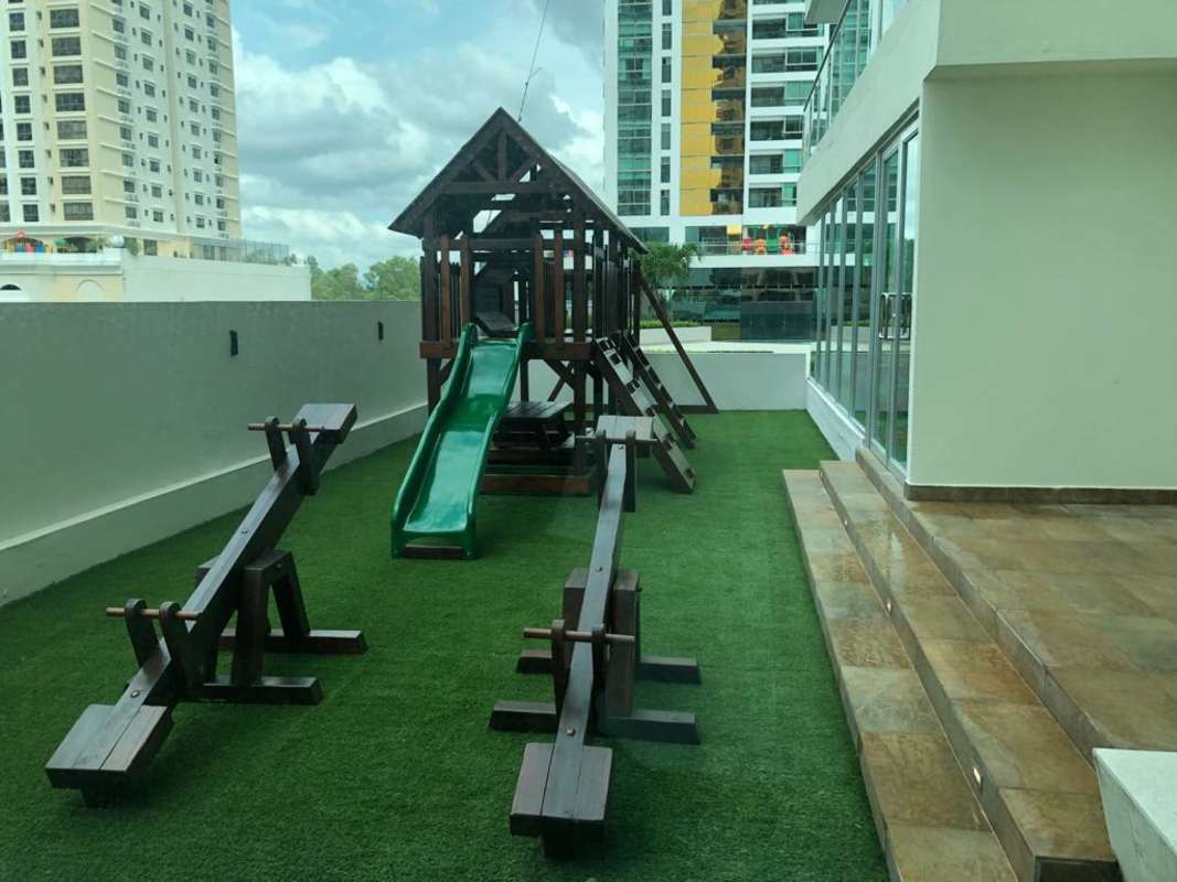 Modern bathroom with glass shower enclosure PH Lumiere Costa del Este
