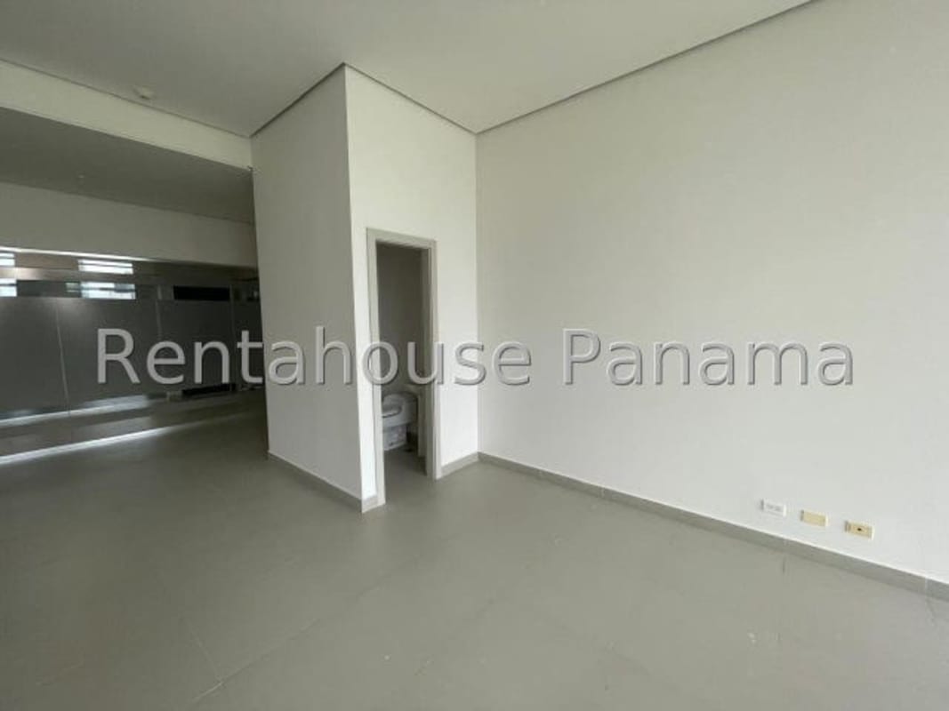 Empty turnkey office space with ceiling lighting in Panama Town Center Costa del Este