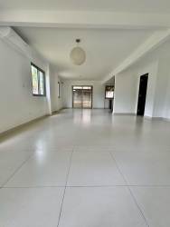 Large bright open plan living room in PH Woodlands Panama Pacifico house for sale