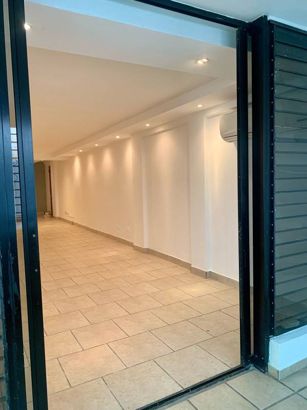 Second bedroom with built-in closet, city views, wooden floors Deco Plaza Panama