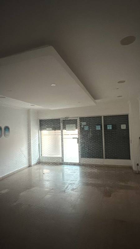 Large glass windows storefront open space commercial lease Via Argentina Panama City