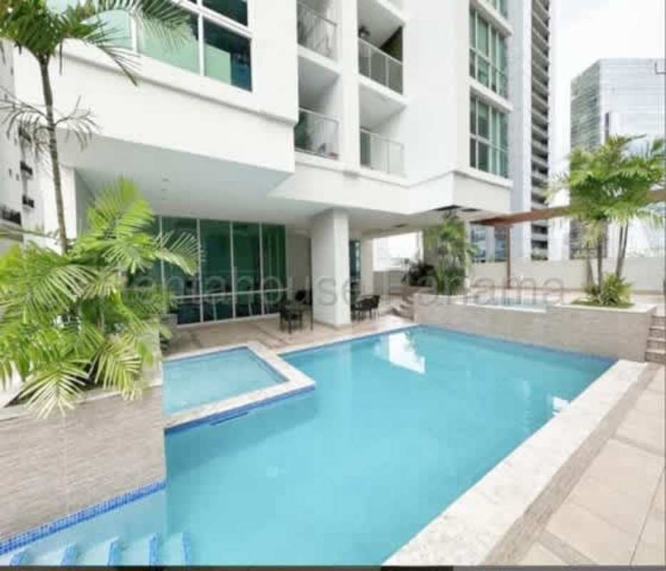 Infinity pool with city skyline views in PH Belle View Tower Panama apartment building Bella Vista