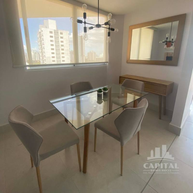 Squash court and gym facilities in PH Buona Carrasquilla Panama