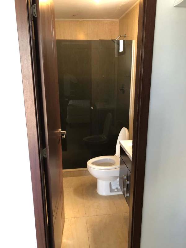 Bedroom with built-in closet air conditioning large window PH Terrazas del Rey Panama