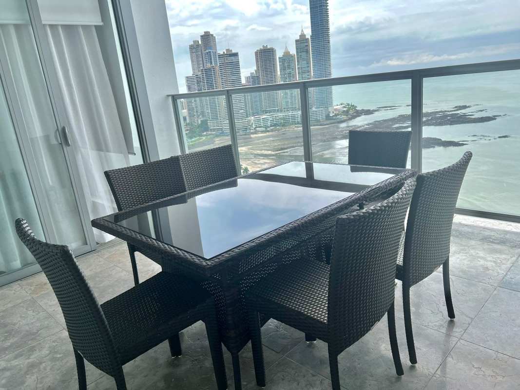 Luxury Furnished 3BR Apartment YOO Panama on Avenida Balboa