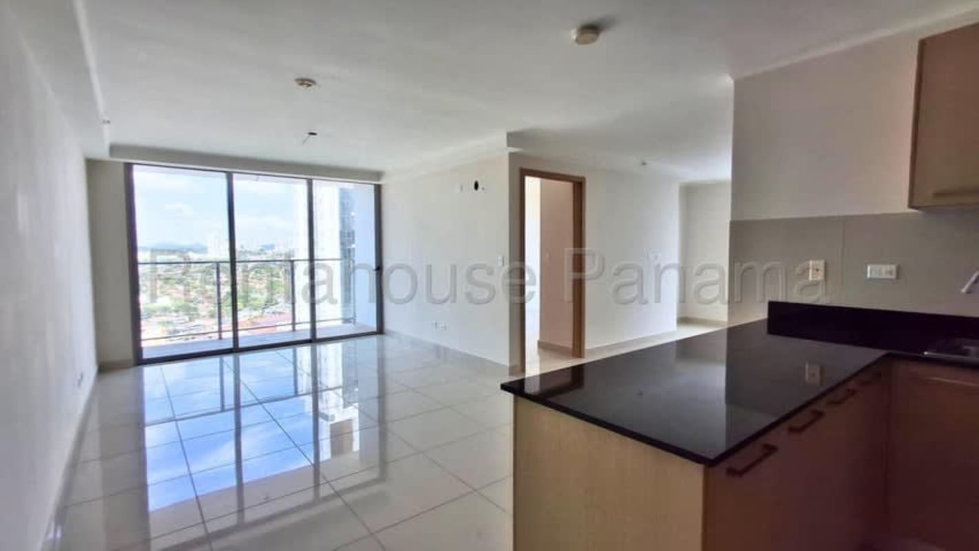 3BR Apartment with Balcony PH Torres de Castilla Vía España