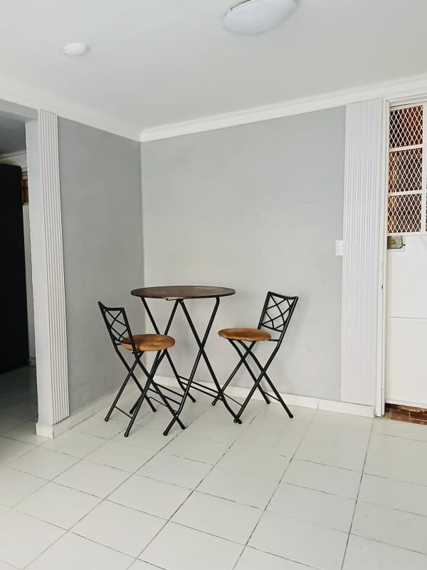Dining space with high table and chairs PH 12 de Octubre Panama