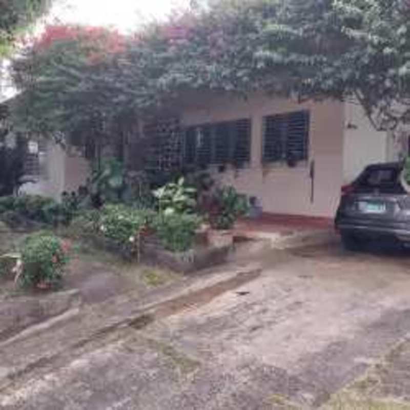 Commercial storefront with parking driveway Tocumen mixed-use sale