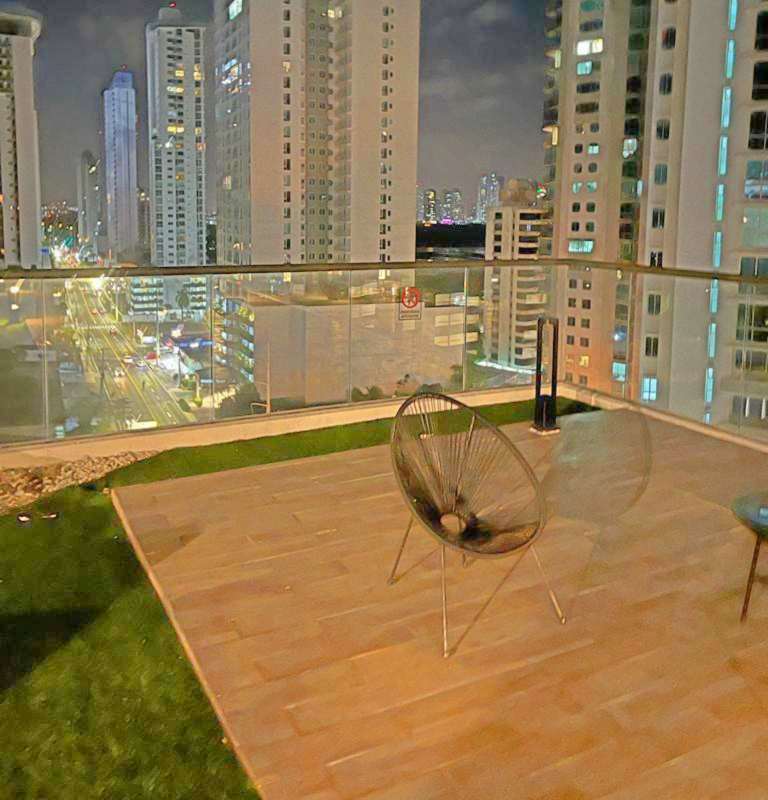 Elegant Furnished 1BR Apartment with Balcony & Ocean View Coco del Mar