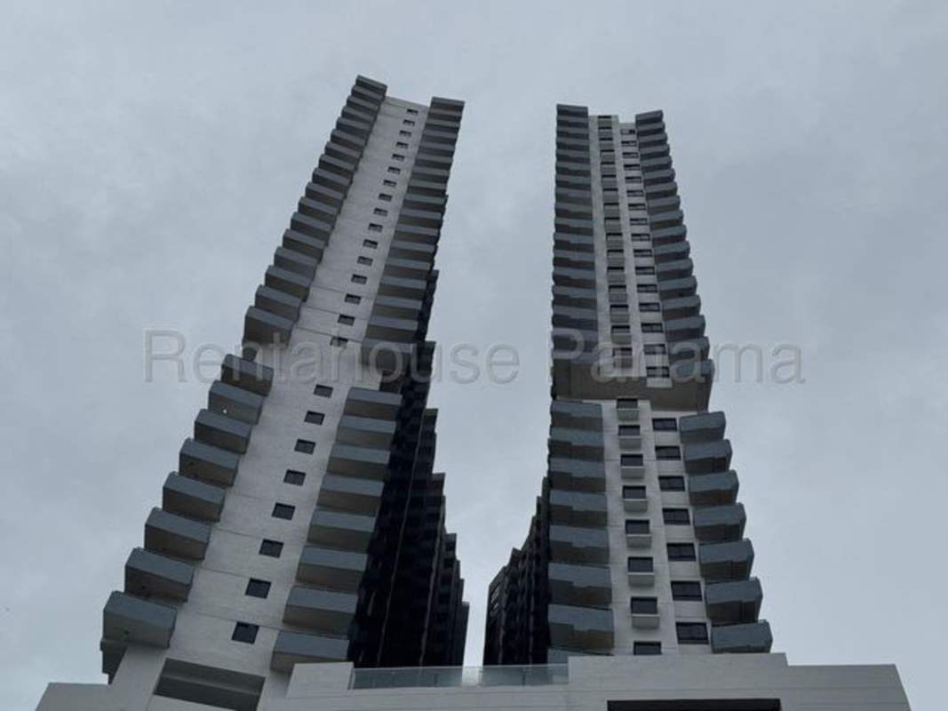 Modern 1BR Apartment with Pool & Balcony Via España