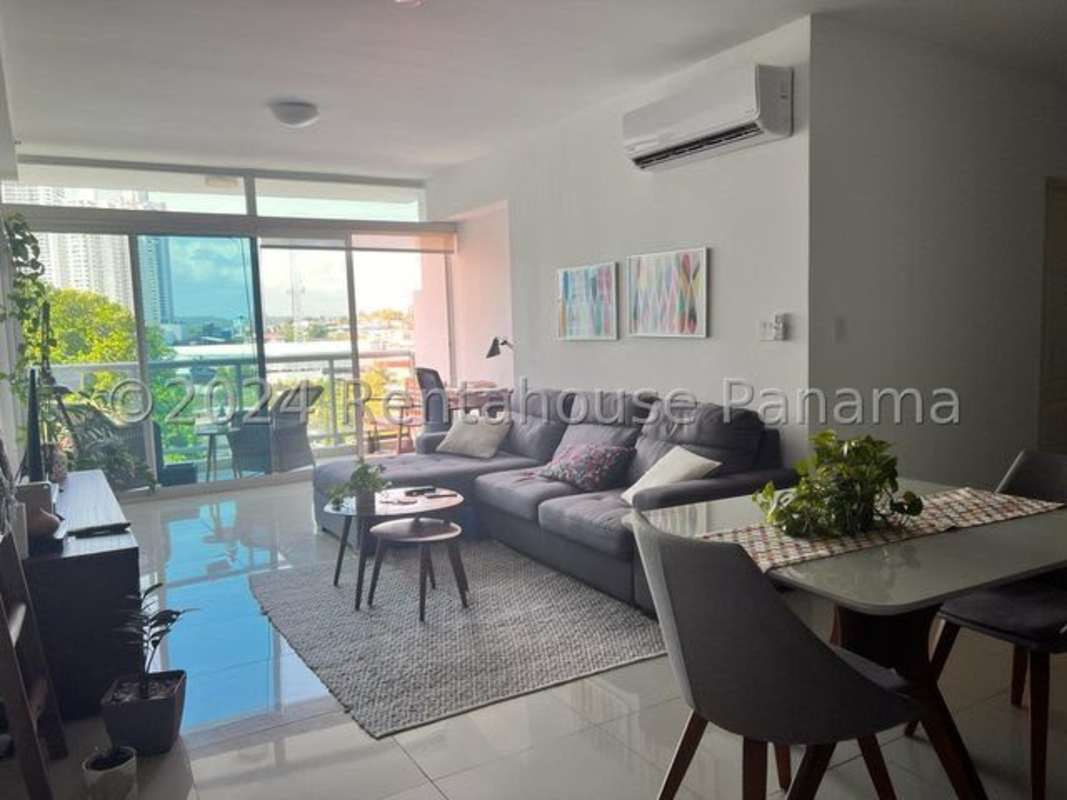 Outdoor swimming pool at PH El Cangrejo condominium in Panama City