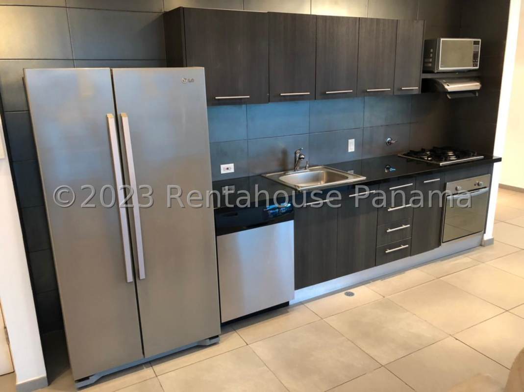 Fully equipped kitchen with granite countertops Yacht Club Tower Panama City