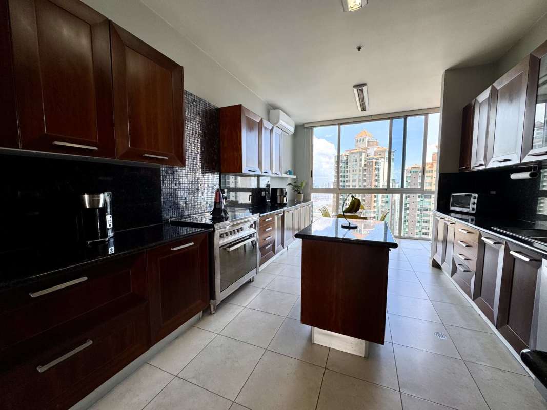 Large family den or entertainment room with marble floors at PH Aqualina Punta Pacifica Panama