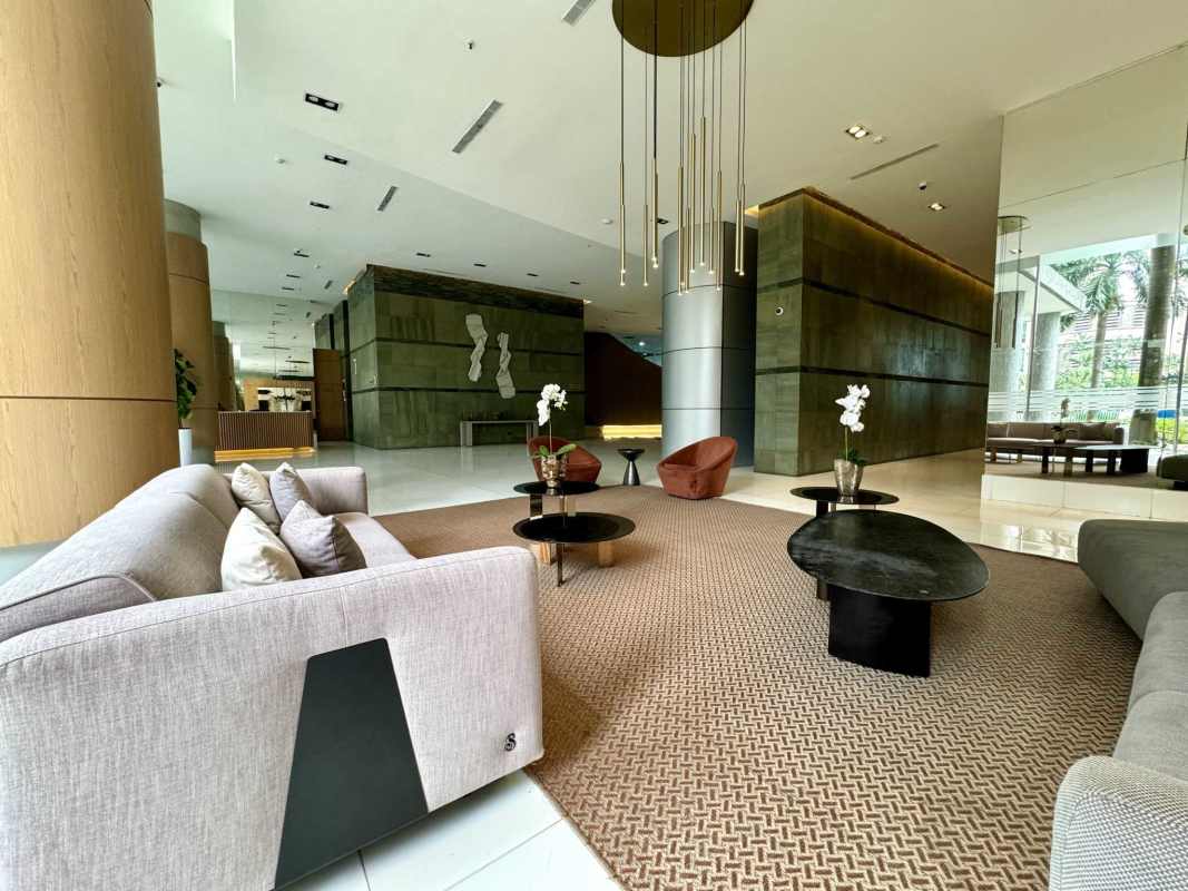 Master bedroom with marble floor, walk-in closet, oceanfront windows in PH Aqualina Panama