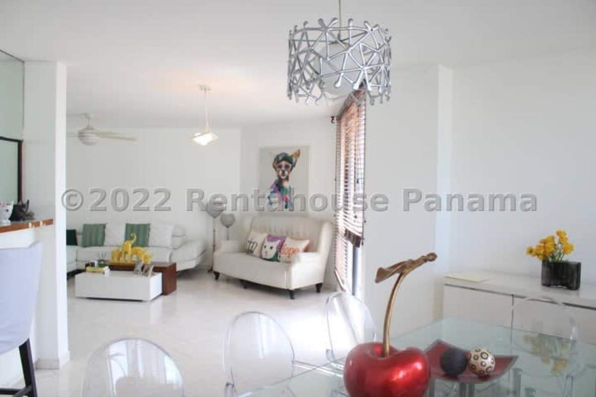 Cozy bedroom with modern decor and furnishing PH Marbella 25 Bella Vista Panama
