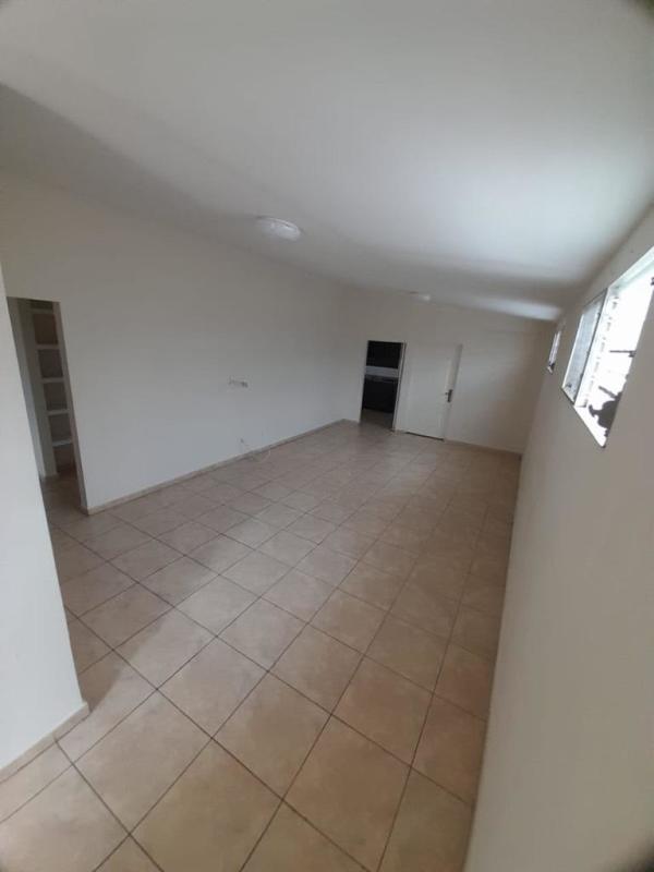 Tile floor bedroom with closet space in rental house Brisas del Golf Panama