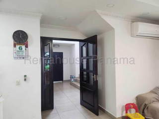 House for Sale in Rufina Alfaro - 5 bedrooms