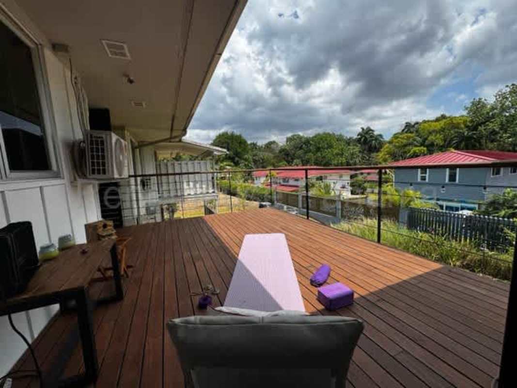 Second bedroom with closet and window, ceramic floors Clayton Panama apartment