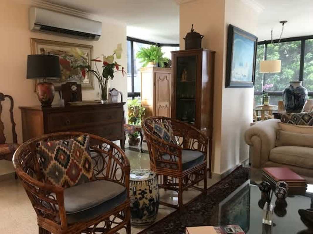 Bathroom with marble countertop, glass shower and modern finishes in PH El Cenit La Cresta Panama City