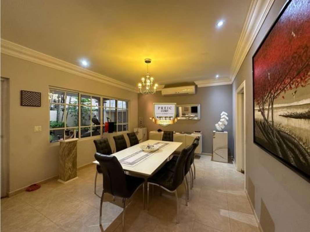 Fully equipped kitchen in Costa del Este luxury house Palmeras del Este