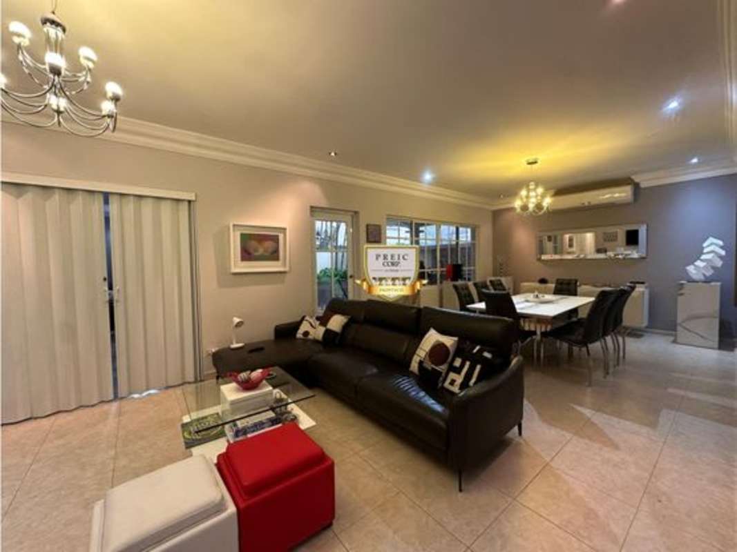 Bedroom with closet ensuite AC modern design Palmeras del Este Costa del Este