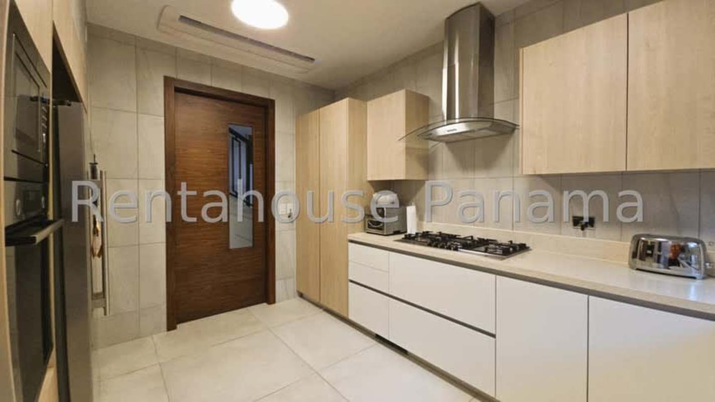 Contemporary bathroom with double sinks, glass shower PH The Woods Santa Maria