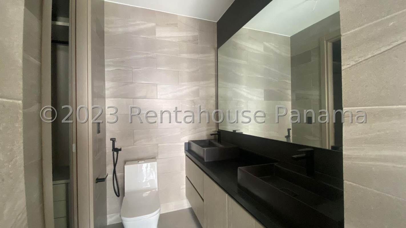 Modern bathroom with double sink vanity in PH Victory Wellness Panama