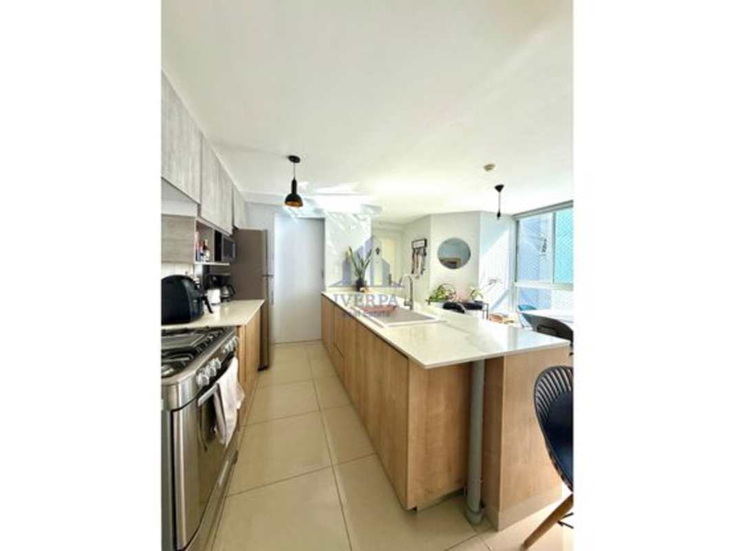 Bedroom with wall-mounted TV, wardrobe, balcony PH Villa Vista Via España Panama