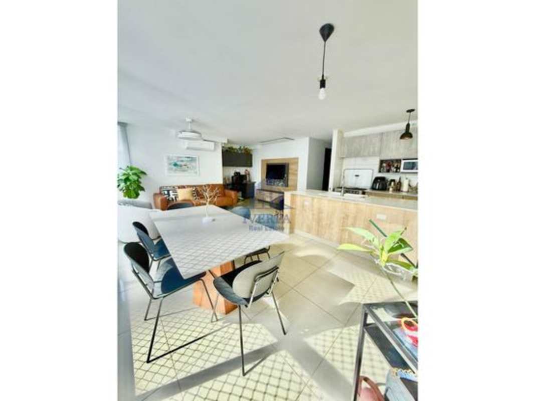 Kitchen with big island, stainless appliances, pendant lights, PH Villa Vista Via España Panama