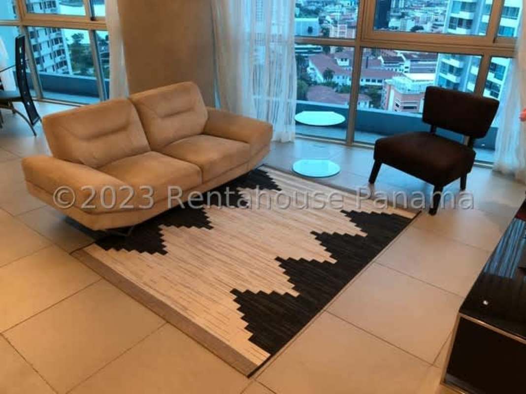 Infinity pool with ocean views at PH Yacht Club Tower Avenida Balboa Panama