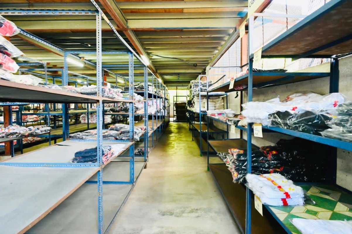 Ample warehouse space with shelving and industrial lighting in Pueblo Nuevo Panama