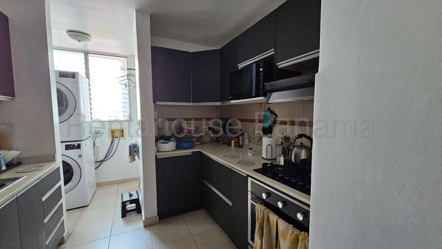 Kids' room with bunk bed, study area, and play space in PH Miramar Tower Panama