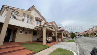 Single Family House for Sale in San Antonio - 3 bedrooms