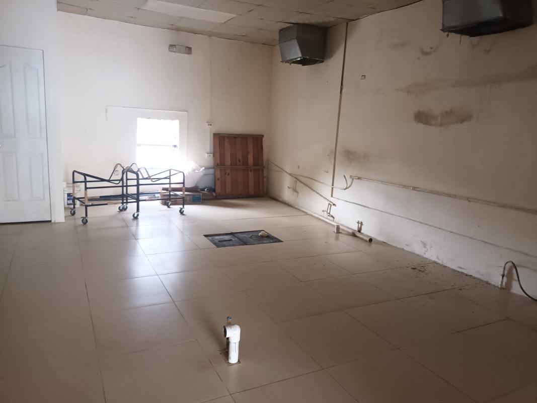 Commercial shop interior prepped for food service with gas in Parque Lefevre Panama