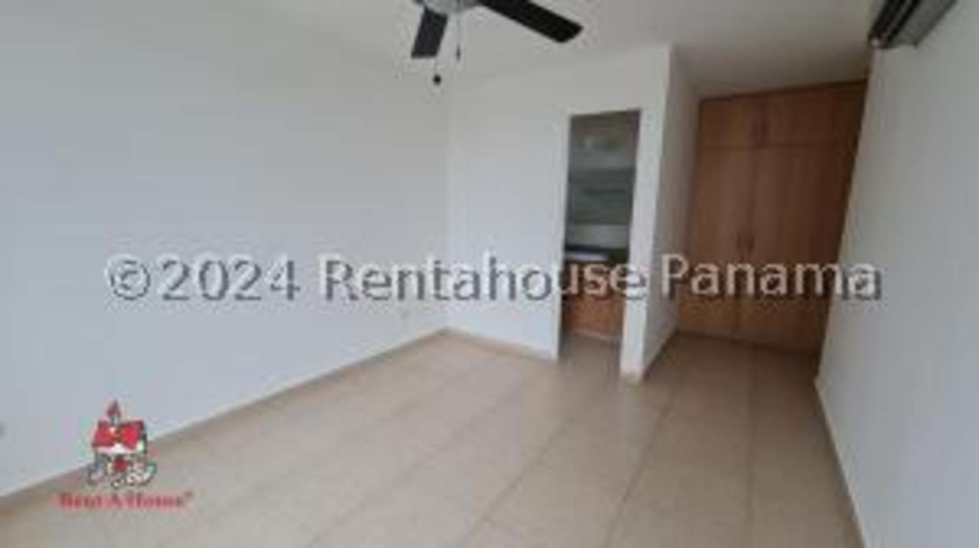 Kitchen with granite counters, fridge, stove PH Sol del Este Costa del Este Panama