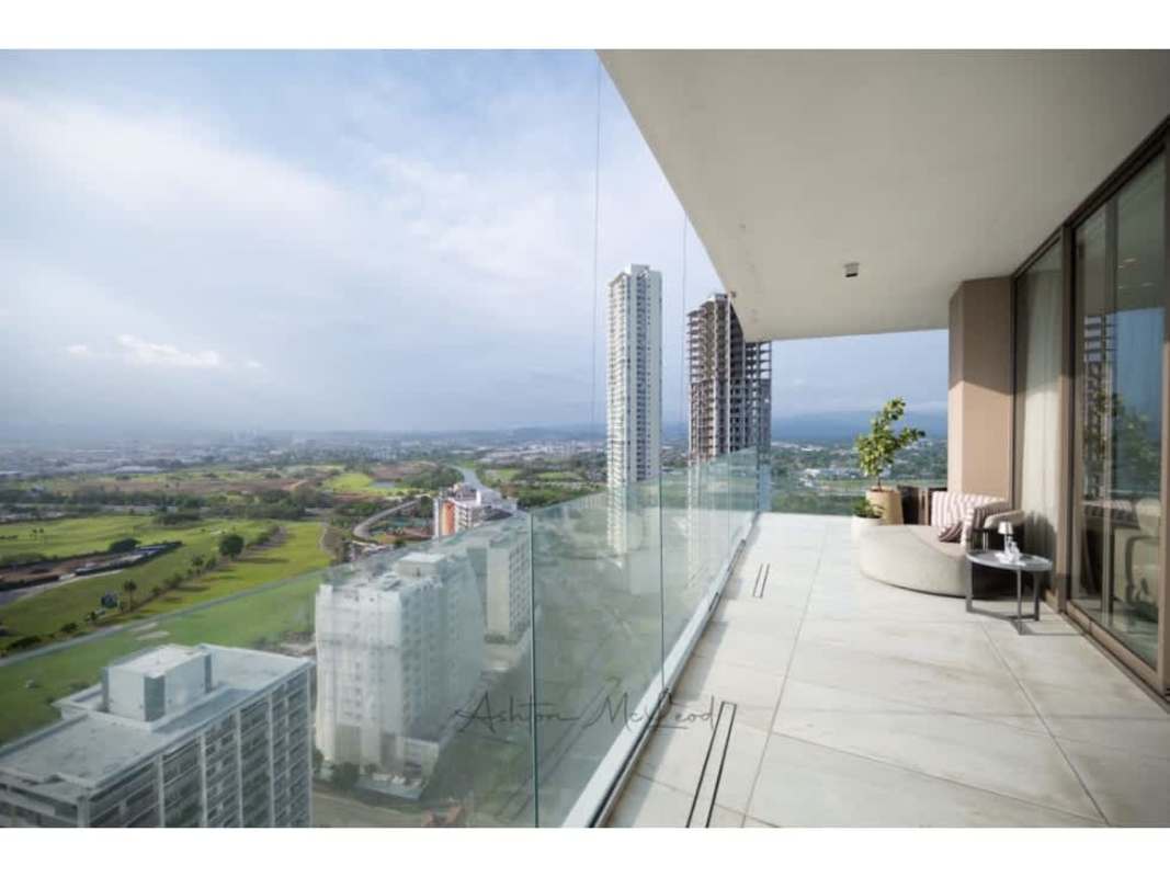 Luxury panoramic balcony with city and golf views La Maison by Fendi Panama
