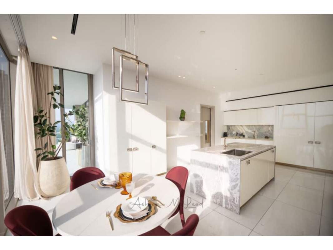Spacious master bedroom with floor-to-ceiling windows La Maison Santa María Panama