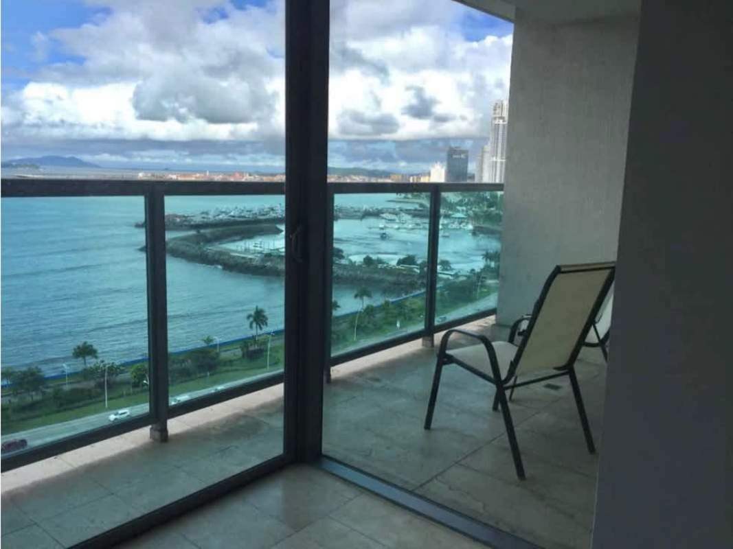 Fully equipped kitchen open to dining space with elegant finishes PH BICSA Avenida Balboa Panama City