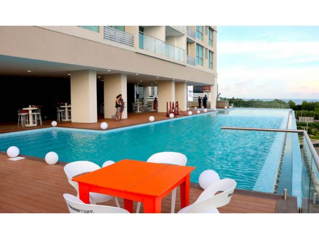 Indoor play area with ball pit slides and soft equipment at PH Bali Costa del Este Panama