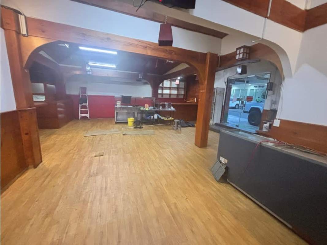 Metal counters and ventilation duct commercial kitchen ready in Panama commercial space