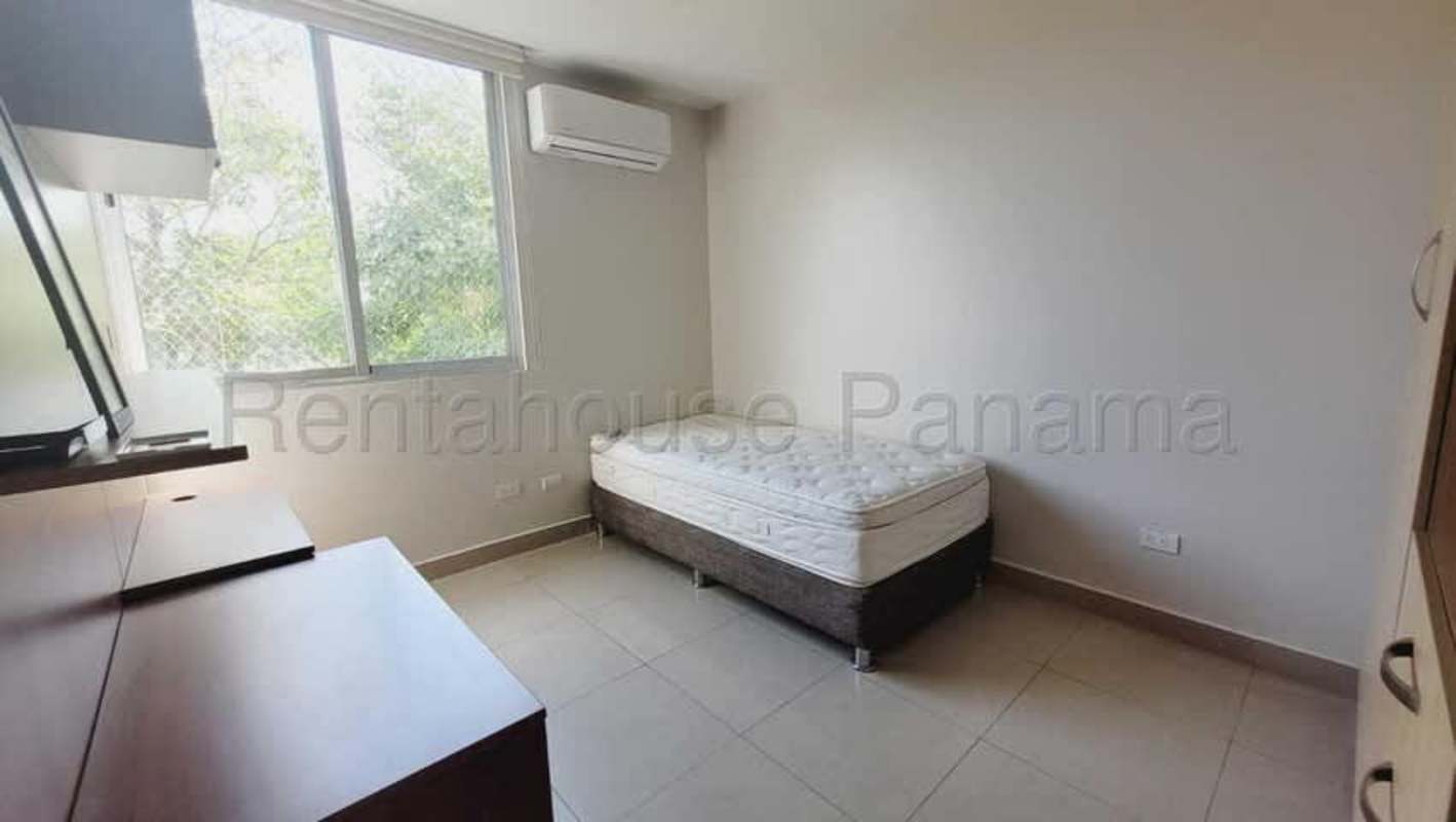 Maid's room with bath and laundry appliances in PH Creta apartment for rent Panama
