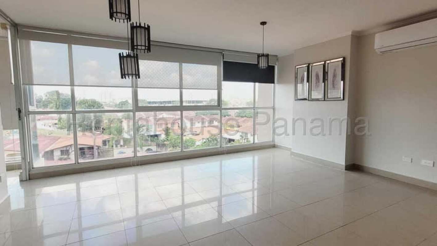 Unfurnished living space with porcelain tiles, panoramic windows in PH Creta Chanis Panama