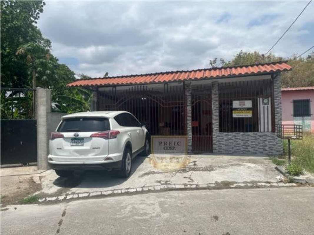 Spacious 2BR House with Terrace & Parking Tocumen, Panama