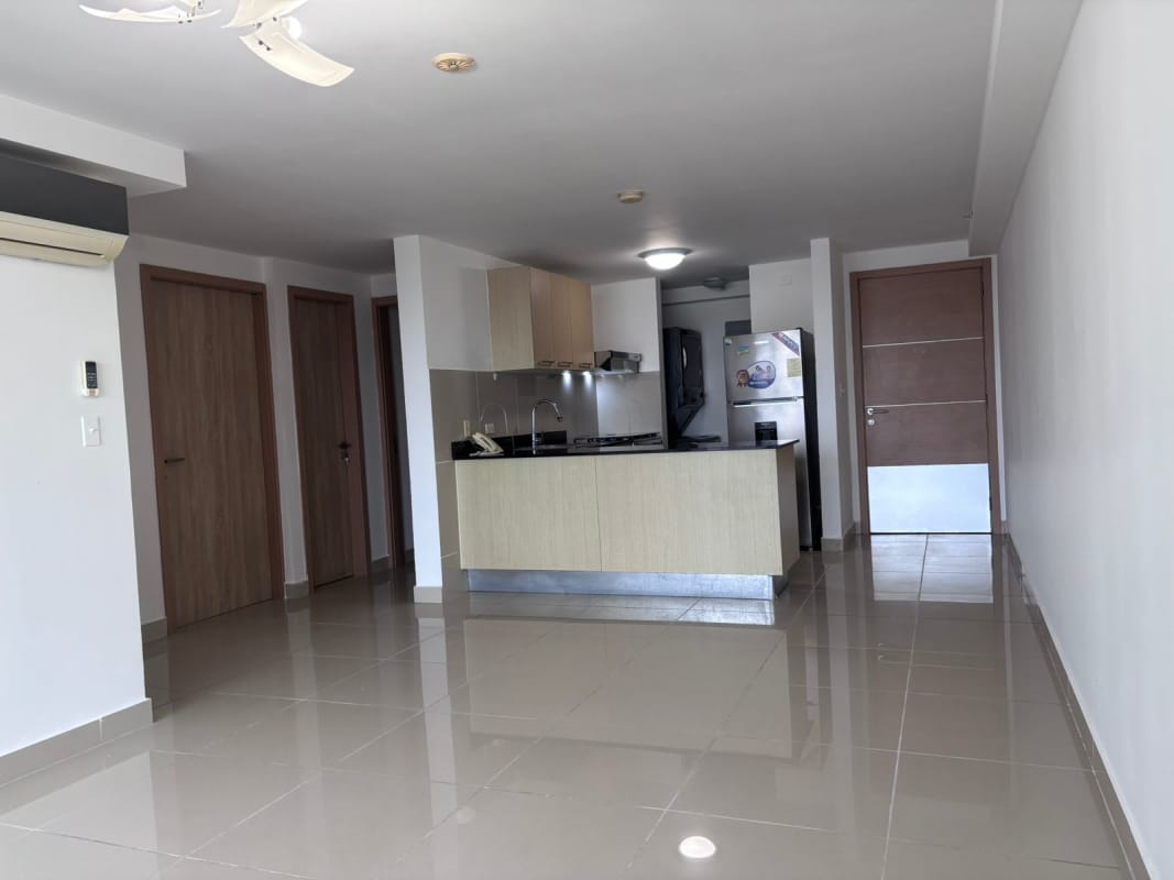 Bathroom with walk-in shower and modern fixtures PH Torres de Castilla Carrasquilla Panama